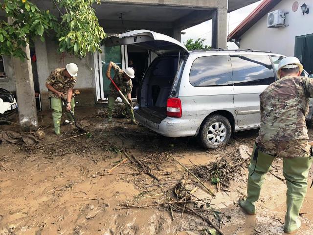 Anche la Brigata “Aosta” in soccorso delle popolazioni colpite dall’alluvione nel Catanese. Salvate 7 persone