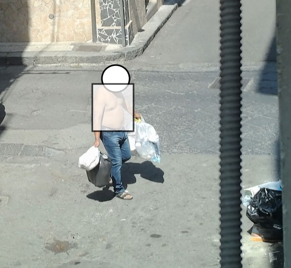 Giarre, abbandono di rifiuti: fotografati e sanzionati diversi sporcaccioni