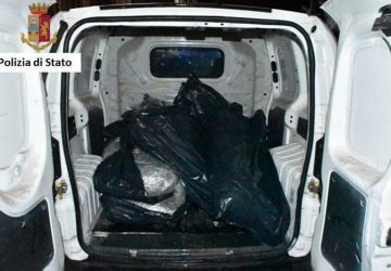 Beccato con 51 kg di marijuana: arrestato 25enne
