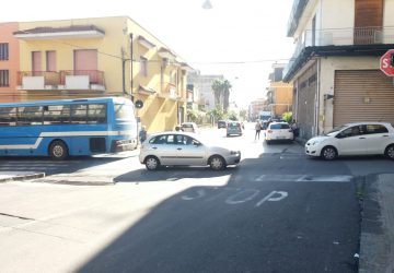 Giarre, incidente autobus Buda e auto: per fortuna nessun ferito