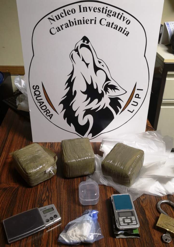 Catania, beccato con oltre 3 chili di marijuana