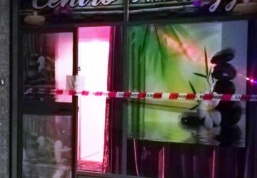 Sequestrato centro massaggi a &ldquo;luci rosse&rdquo;: arrestata la maitresse