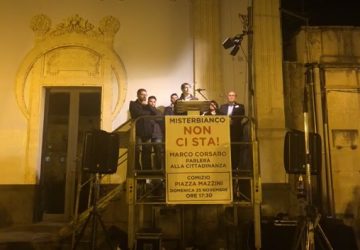 Arresto vice sindaco Santapaola: a Misterbianco protesta in piazza per le dimissioni del sindaco Di Guardo