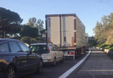 A18, lunghe code in direzione di Catania