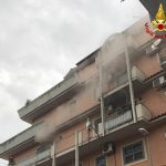 Catania, appartamento in fiamme. La proprietaria accusa malore