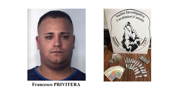 Spacciava droga nel parco giochi comunale davanti ai bambini: arrestato VIDEO