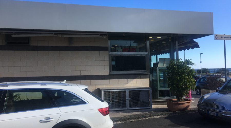 Riposto, furto notturno nel chiosco di viale Amendola