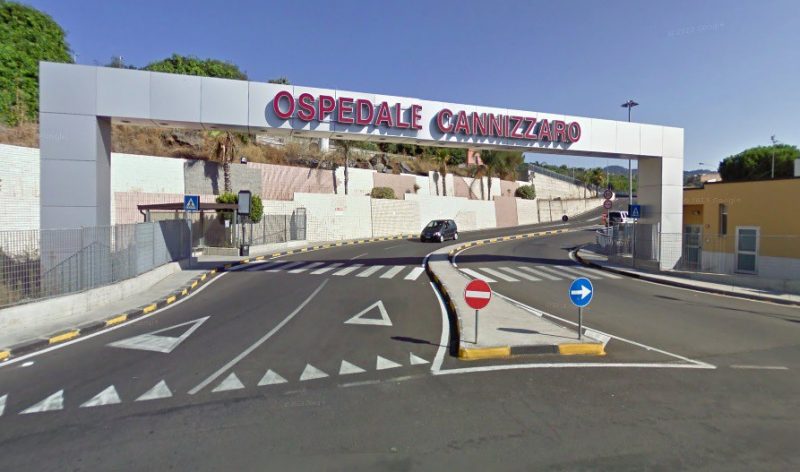 Ustioni sul 50% sul corpo dopo una lite per strada, gravissimo al Cannizzaro di Catania