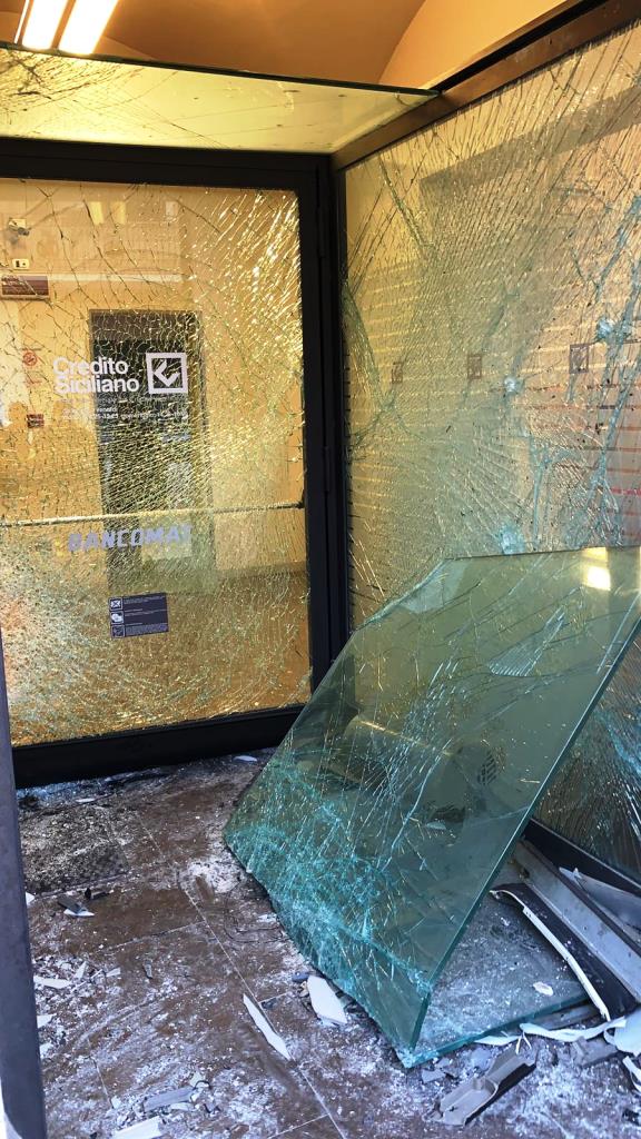 Linguaglossa, sventato colpo al bancomat: intervengono i carabinieri