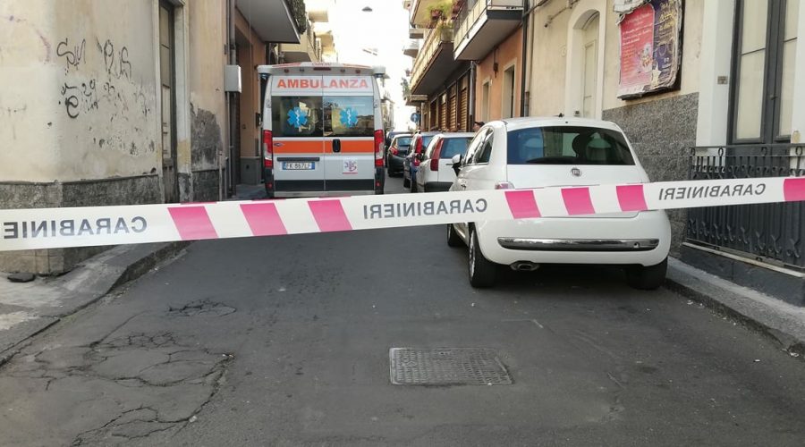 Paternò, trovata morta intera famiglia: genitori e figli di 4 e 6 anni. Ipotesi omicidio suicidio