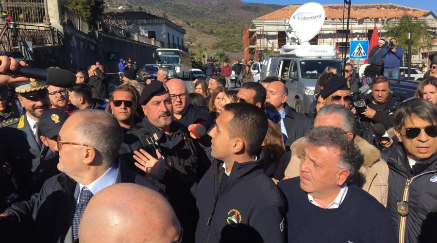 Terremoto di Santo Stefano, Luigi Di Maio in visita: “Domani dichiareremo stato di emergenza e stanzieremo fondi necessari” VIDEO