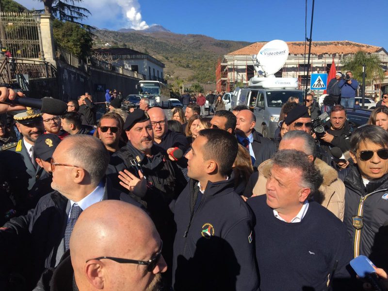 Terremoto di Santo Stefano, Luigi Di Maio in visita: “Domani dichiareremo stato di emergenza e stanzieremo fondi necessari” VIDEO