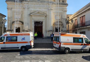 Macchia, anziano accusa malore e si accascia durante funzione religiosa in chiesa