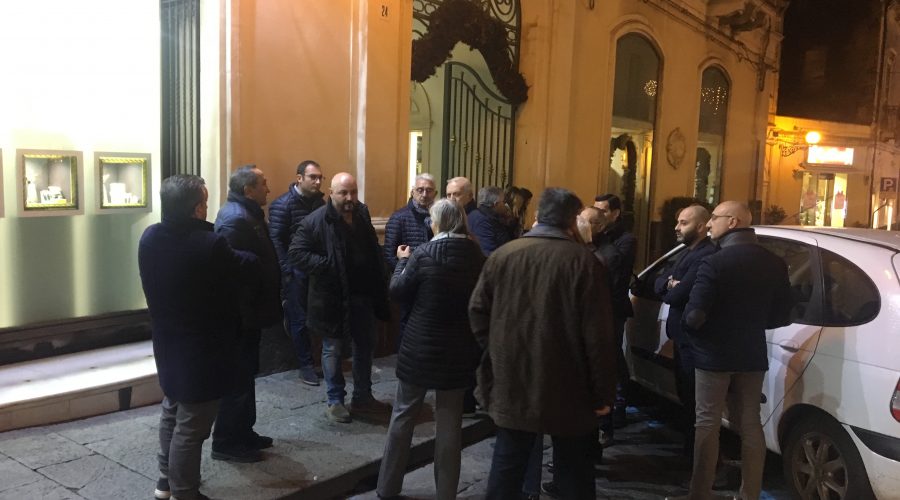 Giarre, tutti contro l’isola pedonale: “sommossa” dei commercianti VIDEO