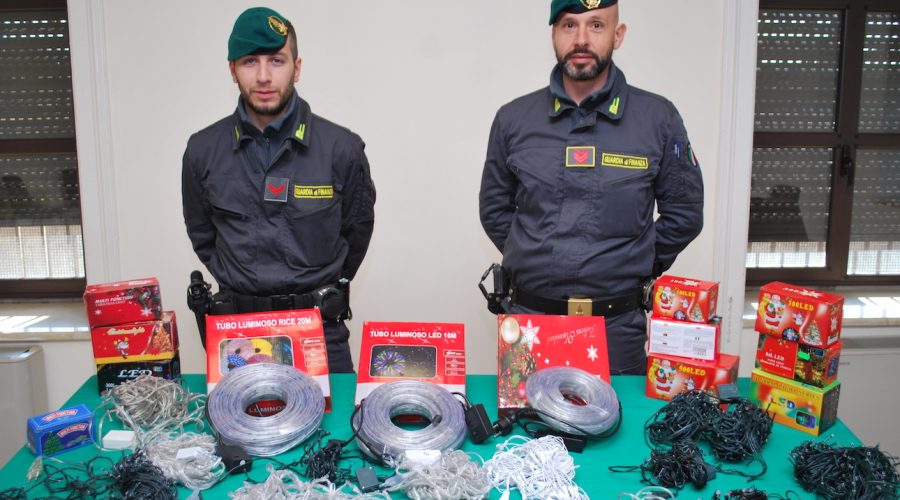 Misterbianco, sequestrati 4 milioni di luminarie natalizie cinesi illegali