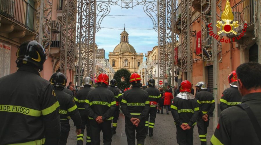 A Paternò, le celebrazioni di Santa Barbara: in festa i Vigili del fuoco