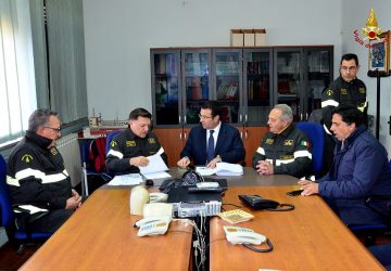 Catania, il Sottosegretario Candiani in visita al Comando dei Vigili del fuoco