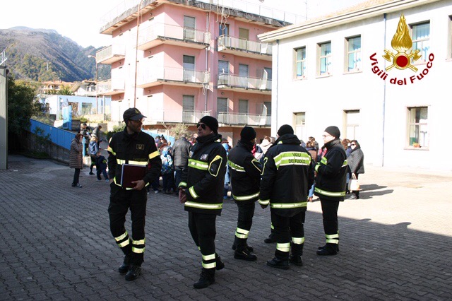 Zafferana, nuova scossa di terremoto, intervento dei Vigili del fuoco nelle scuole