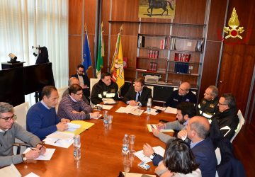 Terremoto, vertice operativo del presidente Musumeci con i Vigili del fuoco
