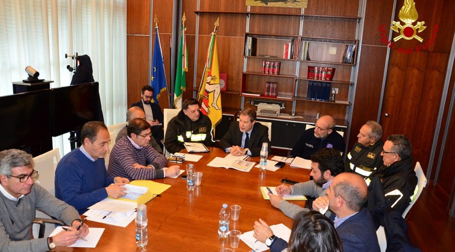 Terremoto, vertice operativo del presidente Musumeci con i Vigili del fuoco