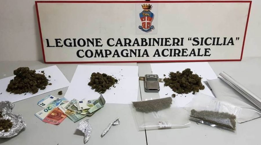 Acireale,  pusher riceveva i clienti in casa: arrestato