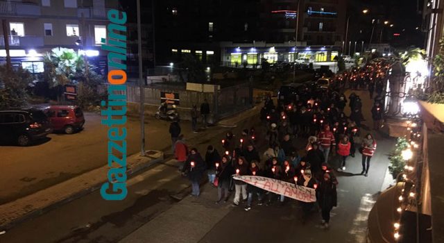 Giarre: fiaccolata in memoria di Sara Parisi, vittima di femminicidio VIDEO
