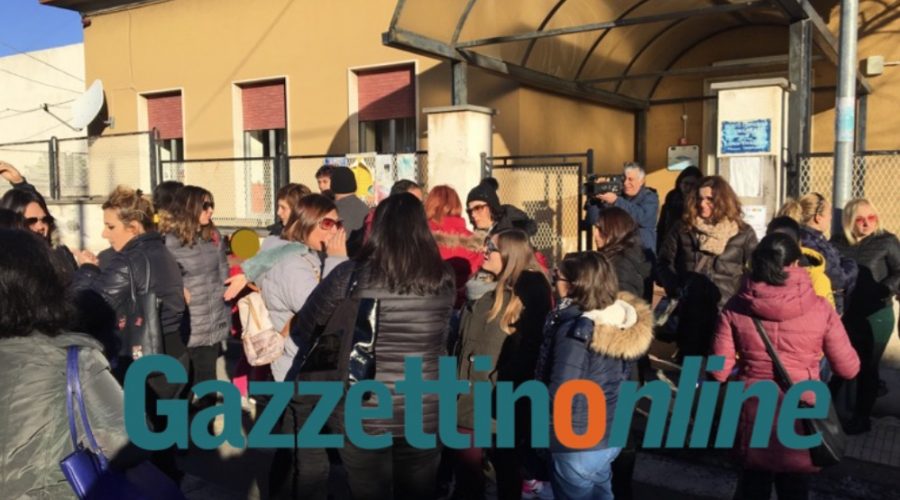 Giarre, tre plessi scolastici al freddo, la rivolta dei genitori VIDEO