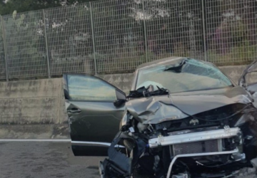 Tamponamento in Tangenziale a Catania: auto si ribalta. Tre feriti