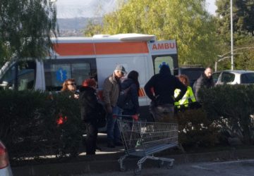 Riposto, anziana donna cade a terra nel parcheggio di Conforama: intervento del 118