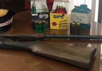 Pedara, 70enne in manette per furto di energia elettrica e detenzione di armi