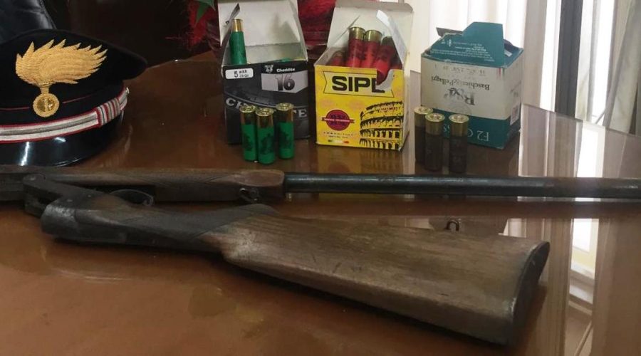 Pedara, 70enne in manette per furto di energia elettrica e detenzione di armi