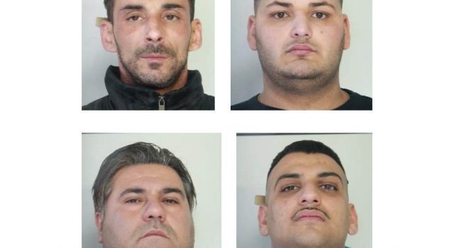 Acireale, beccati con oltre 4 kg di marijuana: 5 arresti FOTO