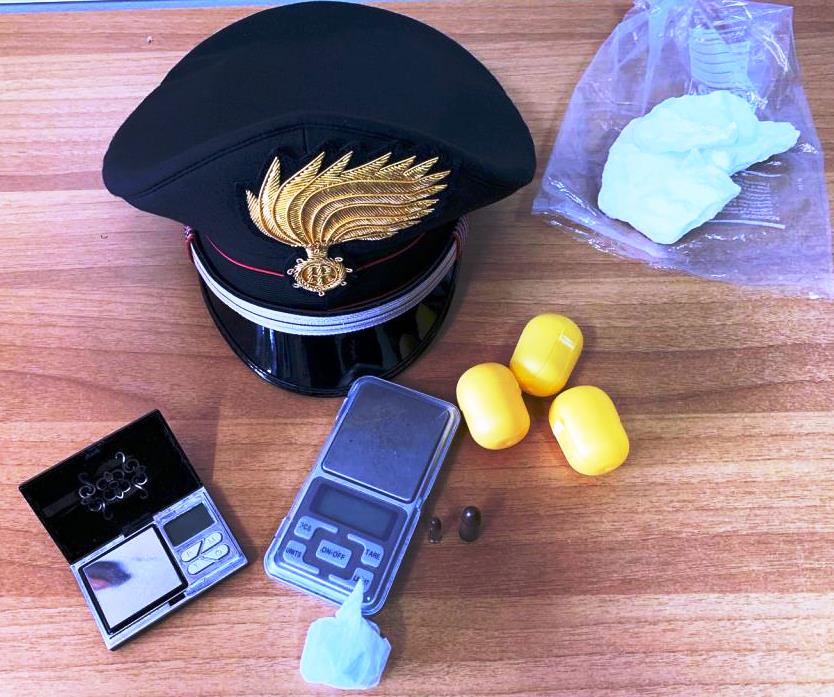 Randazzo 38 enne beccato in auto con la cocaina