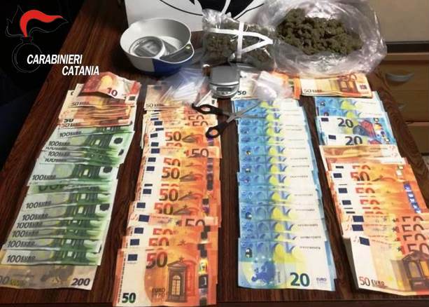 Catania, arresto dei “Lupi” in via Caduti del Lavoro nel quartiere Picanello.