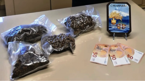 Calatabiano, arrestato un imprenditore sorpreso con un chilo di marijuana