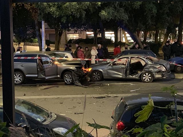 Catania, grave incidente in via Sanzio: 4 feriti, alcuni gravi. Traffico paralizzato