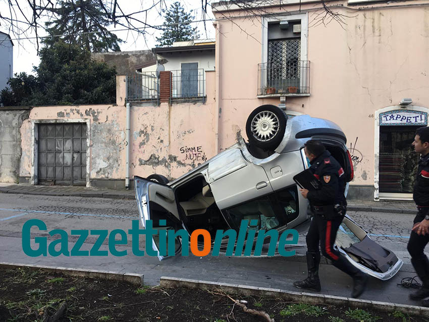 Giarre, pauroso incidente in piazza Carmine FOTO-VIDEO