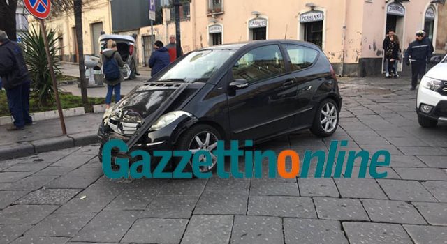 Giarre, pauroso incidente in piazza Carmine FOTO-VIDEO