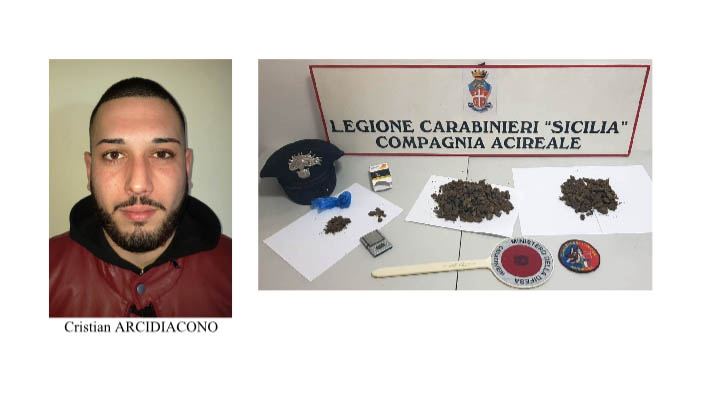 Acireale, deteneva la droga in casa “protetta” da un pitbull: arrestato