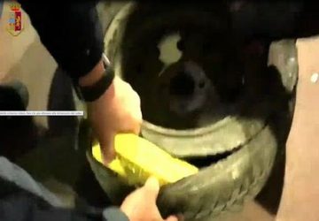 A18, fermato corriere con 5 chili di cocaina