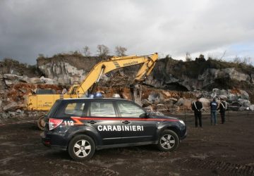 Belpasso, sequestrata dal Noe cava irregolare di basalto lavico