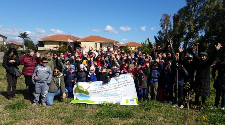 Mascali, gli alunni della scuola primaria del plesso di Carrabba impegnati in “Frutti per la Biosfera”