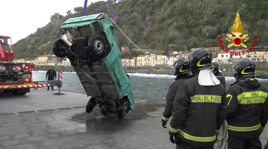 Tragedia di Santa Maria la Scala: proclamato ad Acireale il lutto cittadino. Domani i funerali delle due vittime