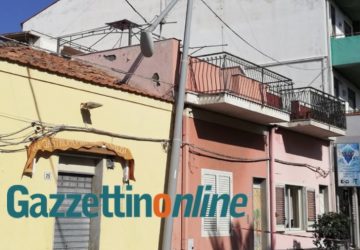 Mascali, palo della pubblica illuminazione si spezza: intervento dei Vigili del fuoco