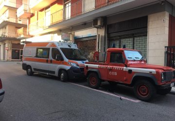 Giarre, anziana donna cade in casa. Soccorsa da vigili del fuoco e 118