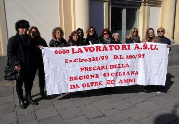 Giarre, la protesta dei lavoratori Asu dei Comuni