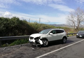 Mascali, grave incidente sulla Statale: due feriti VD