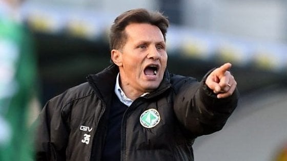 Calcio, Catania: esonerato Novellino, ritorna Sottil