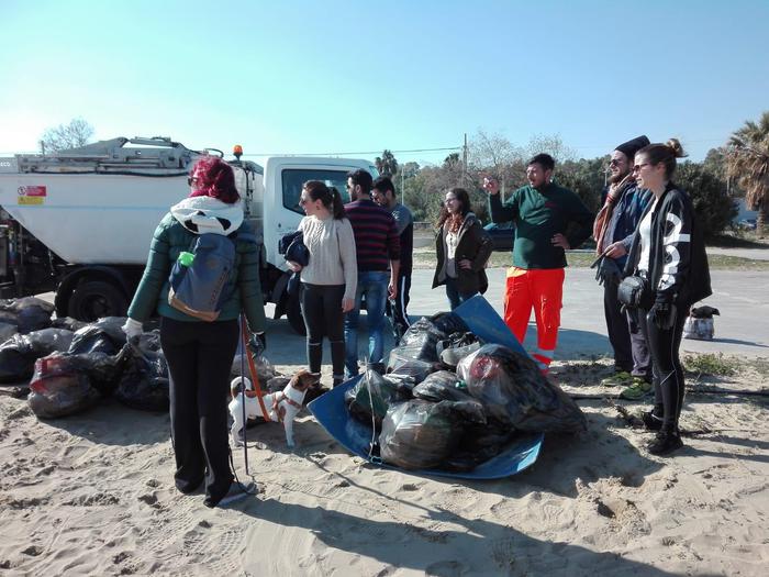 Catania, raccolti in spiaggia 550 kg di rifiuti differenziati
