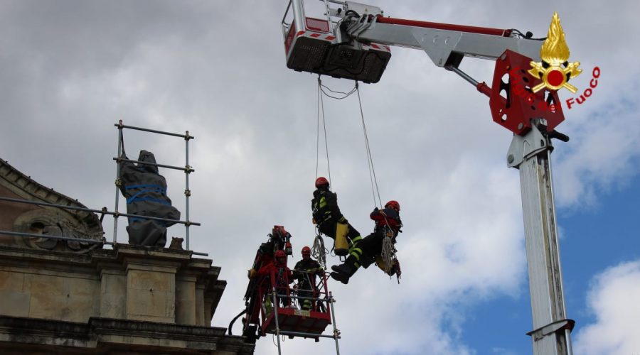 Santa Venerina, ultimata dai Vvff la messa in sicurezza della chiesa Sacro Cuore VIDEO